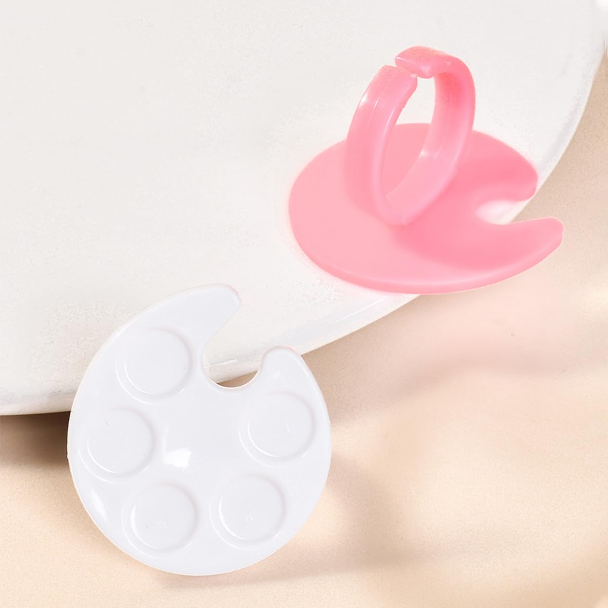 7 Pack Mini Nail Art Palette, Plastic Mixing Plate | Finger ring nail art palette. Plastic manicure tools for gel polish, display, and painting. Perfect for salon and home use.