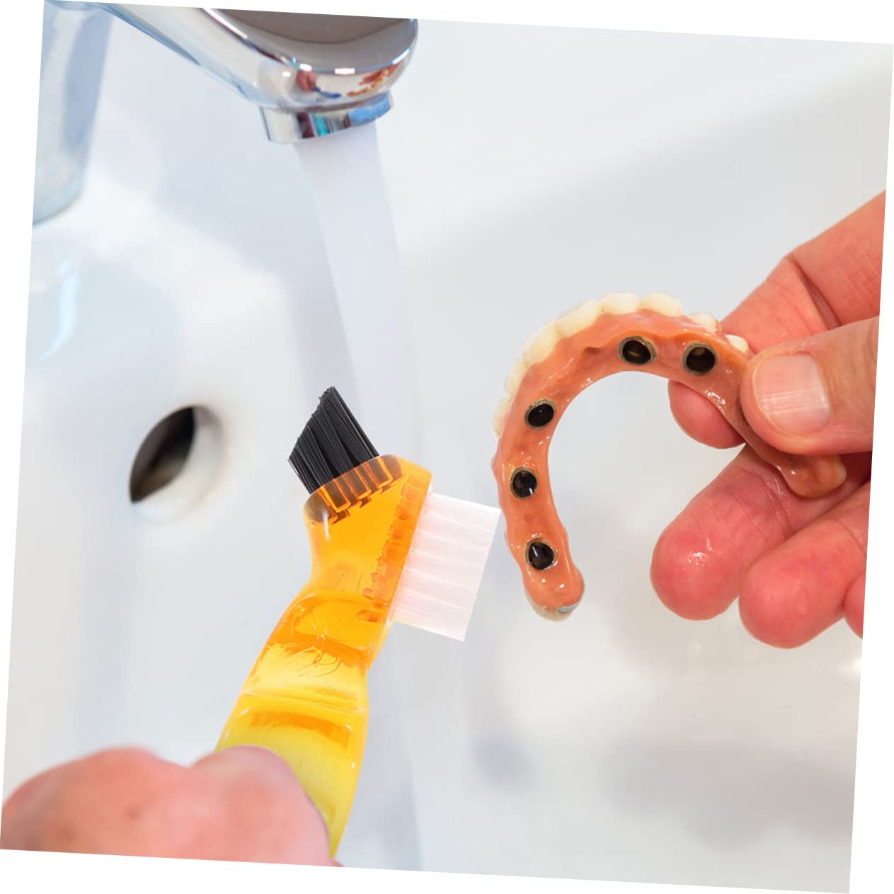 Spazzola per Pulizia Dentiere Mini in Plastica Pp 3 Pezzi | Creativa per Casa, Portatile e Poco Deformabile, Set Compatto per Igiene Quotidiana