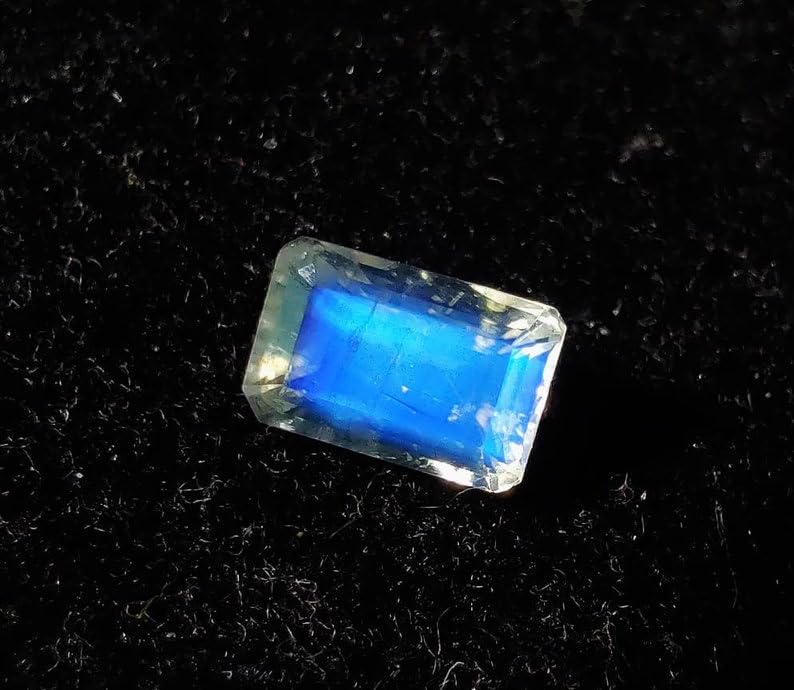 Pierre de lune calibrée 4x6mm : la solution idéale pour sertir facilement vos bagues - 2