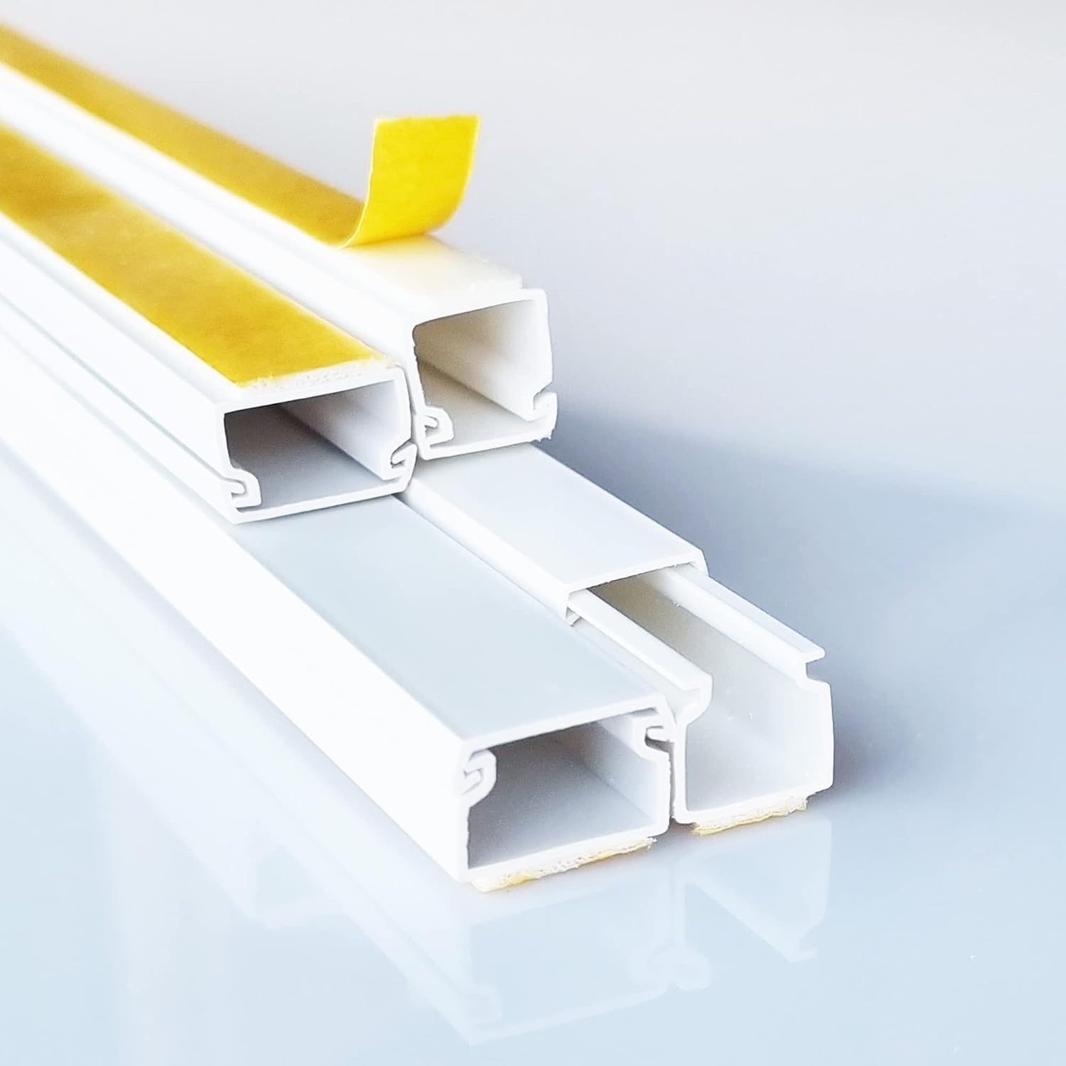 30m PVC Kabelkanal Kabelleiste weiß selbstklebend (40x40mm)