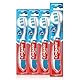 Colgate Zahnbürste für Unterwegs, weich, 4 Stück, faltbar - Reisezahnbürste in kompakter Größe ideal für Koffer und Taschen