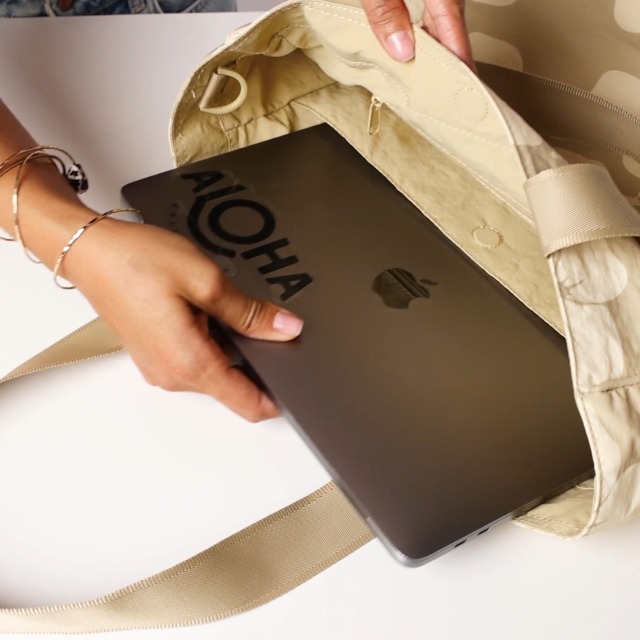 Amazon.com: ALOHA Collection Hana Hou Daily Tote in Creme on Dune