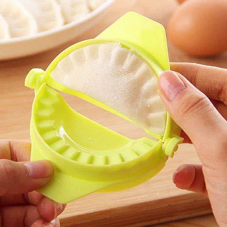 Image of Plastic Momos Maker, Small Size Momos Maker Kit, Garijalu Maker Tools, Gujiya /Gujia Karanji Momos Maker Mould Machine Cooking Tool Multicolor (2 PCS)