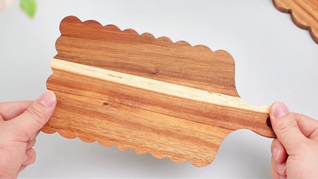 Set de 6 Tablas de Madera de Acacia con Mango y Utensilios miniatura 7