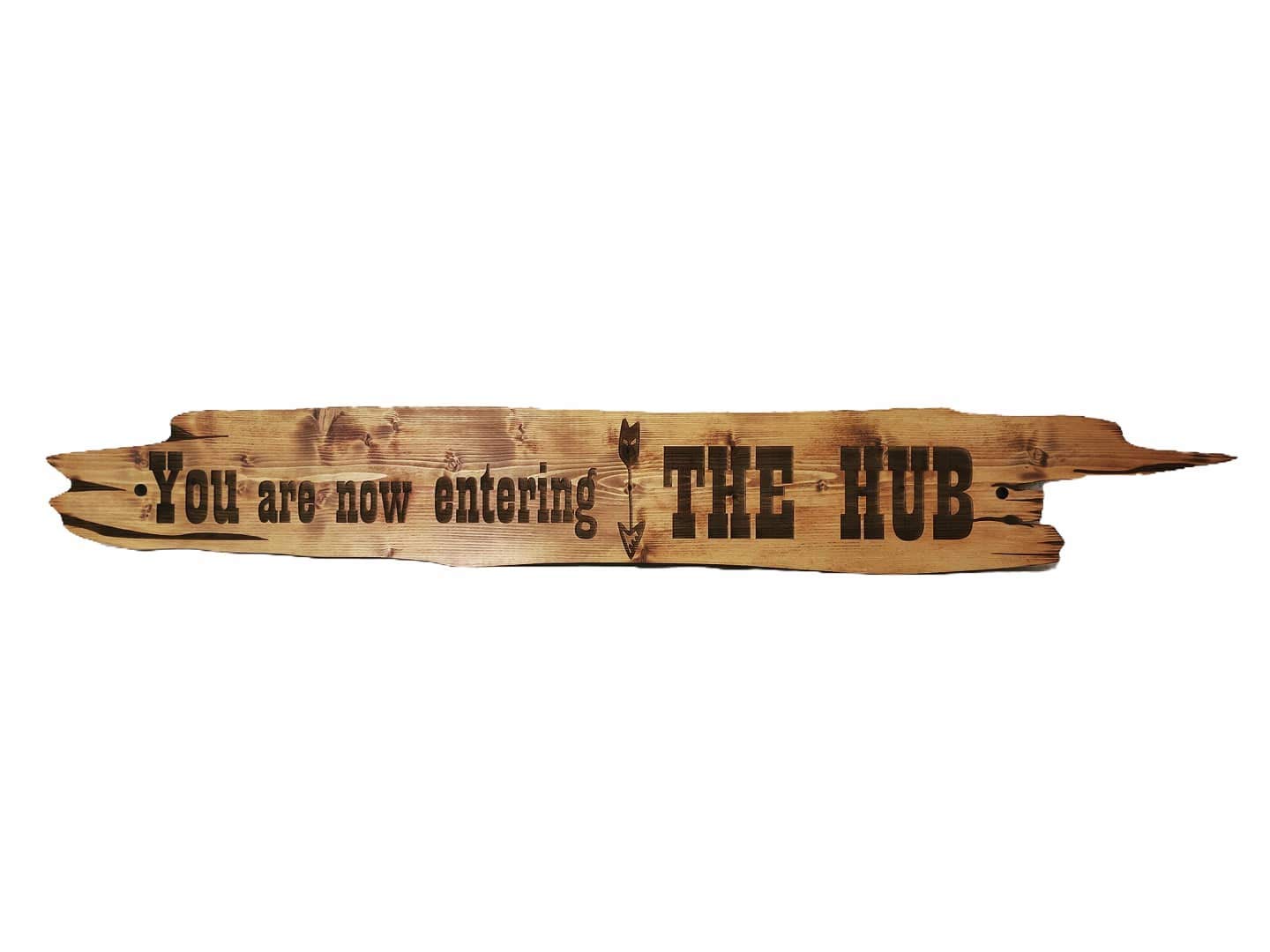 Großes, handgefertigtes Schild mit Gravur „Welcome to the HUB Man Cave“ aus Massivholz