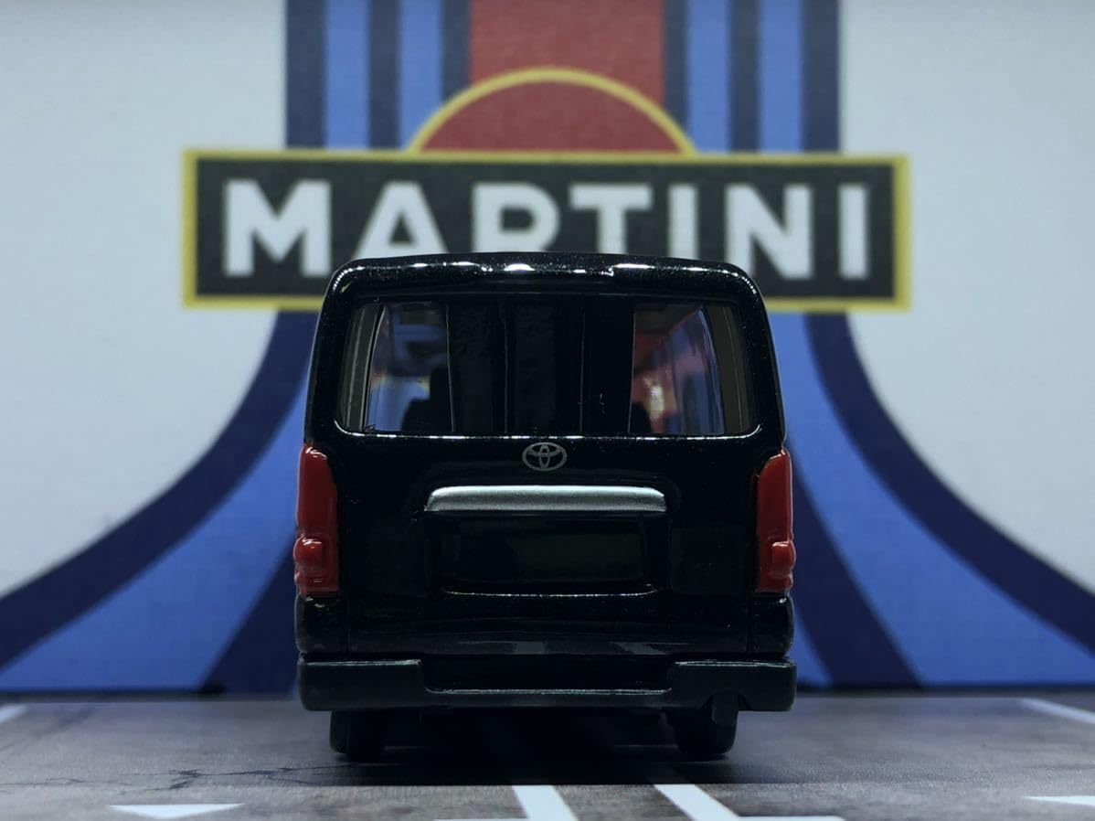 Amazon.co.jp: トミカ 113 ハイエース スーパーGL 黒M 廃盤 ホット