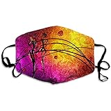 Mit dehnbaren, verstellbaren Ohrschlaufen und leichter Atemfähigkeit.