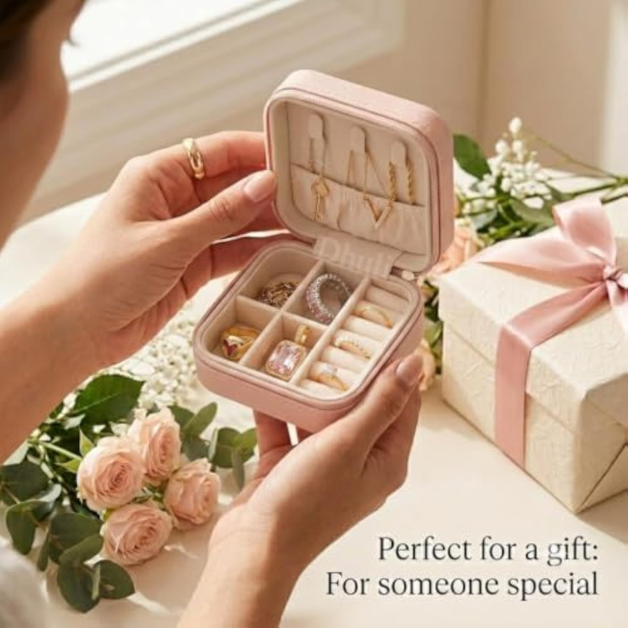 Small Leather Jewellery Organizer Box for Rings, Earrings, Necklaces