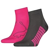 Auffällig gebrandete PUMA Quarter Socken im Crew-Stil, die gerade über den Knöchel reichen