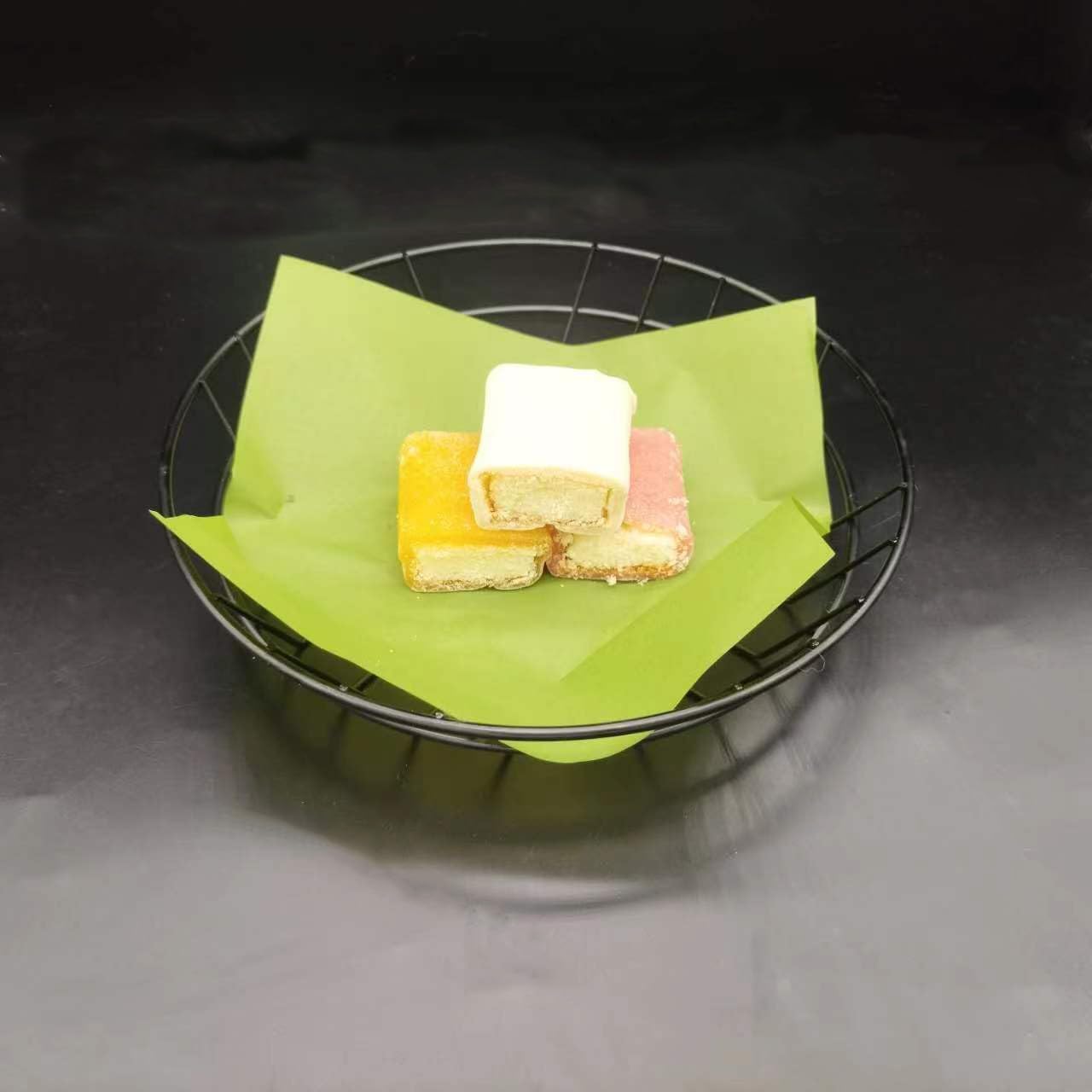 100Pcs Wax Paper Sheets for Food, Basket Liners, Greaseproof Deli Wrapping Sheets, Grass Green (6.0 * 6.0 In)