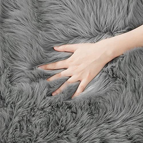 SXYHKJ Faux Lammfell Schaffell Teppich Lammfellimitat Teppich Longhair Fell Optik Nachahmung Wolle Bettvorleger Sofa Matte (Grau-1, 60 x 90 cm (Unregelmäßig)