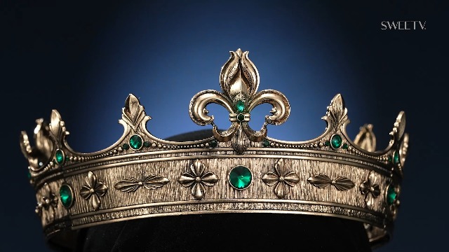 Amazon.com: SWEETV Fleur-de-lis King Crown for Men, Royal  display picture 1