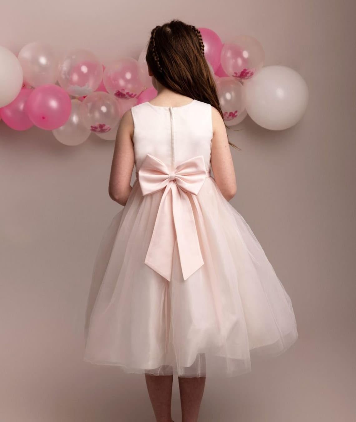 SIRRI Abito Ricamato Floreale da Bambina con Fiocco in Raso e Gonna in Tulle - Ideale per Eventi Formali