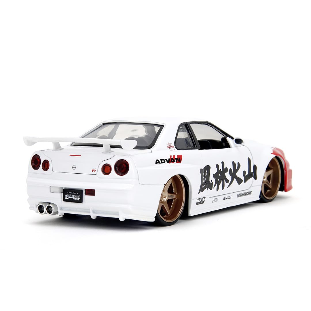 Jada Toys Street Fighter Ryu Figure with Model Car 2002 Nissan Skyline GT-R - Image 3
