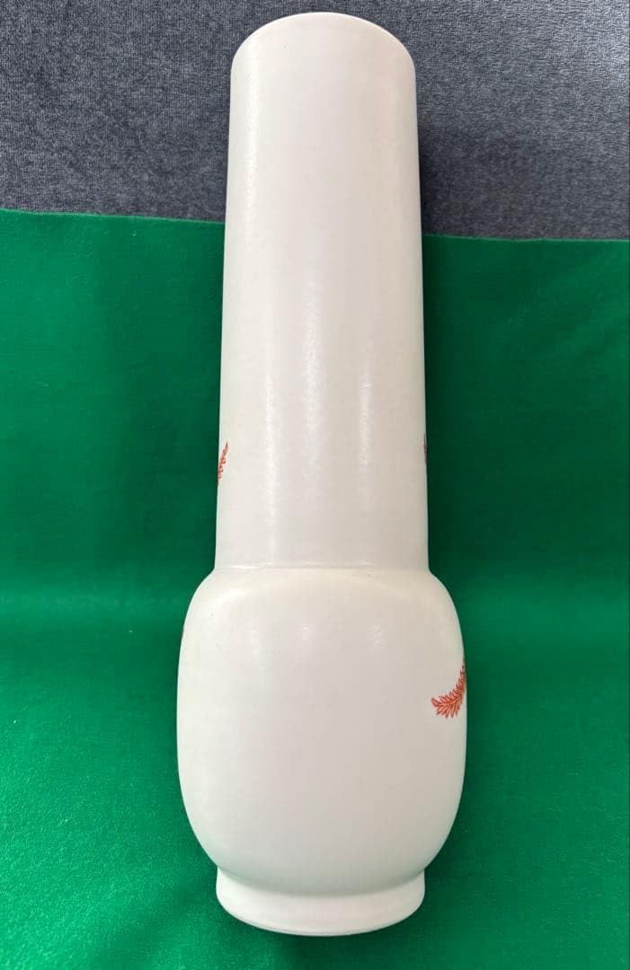 Amazon.co.jp: 有田焼 岩尾對山窯 陶磁器製 万葉草花文様の白花瓶