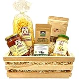 NEUEINFÜHRUNG Geschenkkorb gefüllt mit bestem Inhalt aus Deutschland: Bandnudeln, Schinkenwurst, Kräuter Salz, Senf, Tomaten Sauce, Kekse mit Schokolade. Edel verpackt in der Geschenkbox aus Holz