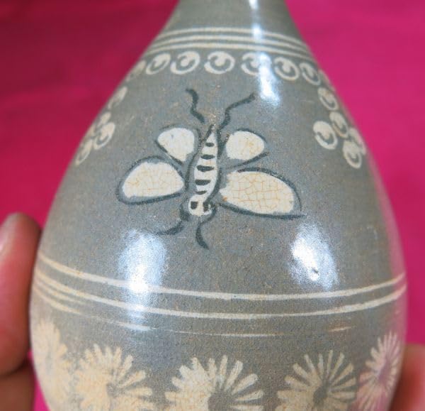 Amazon.co.jp: 粉青沙器蝶文様象嵌瓶李朝時代15世紀朝鮮半島陶器酒器