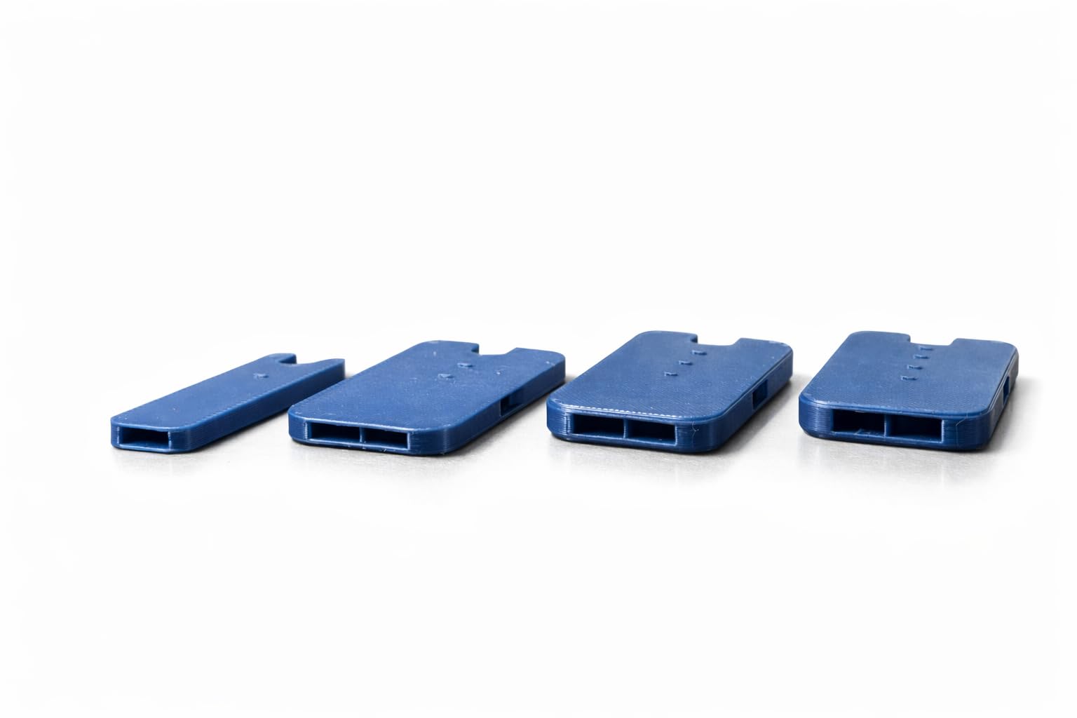 Fischietti Tascabili Super Sottili e Moderni, Kit 4 Pezzi - da 95db a 125db - Predisposizione per Portachiavi