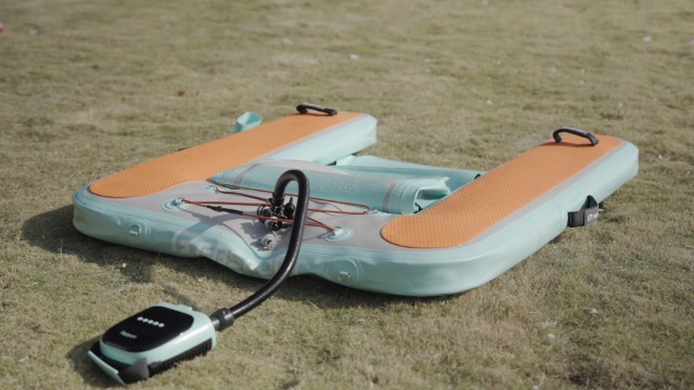 SUP Pumpe Elektrisch mit Akku 20 PSI, 12V DC Elektrische Hochdruck Luftpumpe mit Auto-Off-Funktion, 2-Stufen Inflation/Deflation und LCD, Hochdruckluftpumpe für Paddle-Board Kajak Luftmatratze Zelt SUP Pumpe Elektrisch mit Akku 20 PSI, 12V DC Elektrische Hochdruck Luftpumpe mit Auto-Off-Funktion, 2-Stufen Inflation/Deflation und LCD, Hochdruckluftpumpe für Paddle-Board Kajak Luftmatratze Zelt