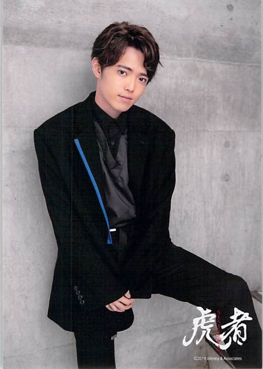 Amazon.co.jp: TRAVIS JAPAN トラジャ 吉沢閑也 公式写真 写真 フォト
