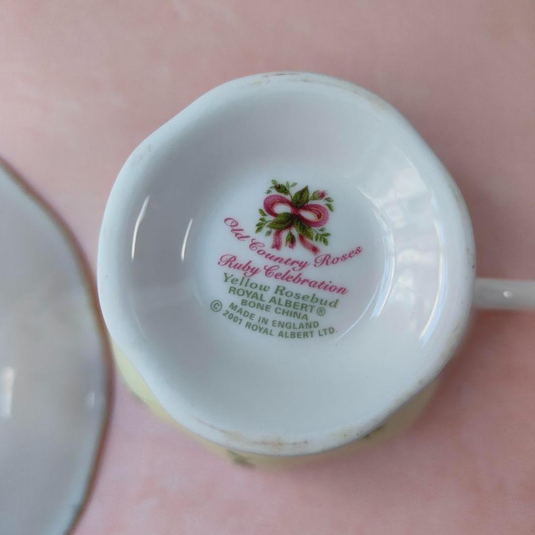 600♥英国王室御用達★優しい黄色に小花がキュート♥ロイヤルアルバート 　トリオ 600♥英国王室御用達☆優しい黄色に小花がキュート♥ロイヤル