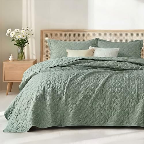 Image of Bedsure Quilts Queen Size - Lightweight Bedspreads Queen Size with Basket Weave Pattern, Soft Quilt Bedding Set, Sage Green Comforter Set Coverlet for All Seasons with 2 Pillow Shams (90 inch x 96 inch)