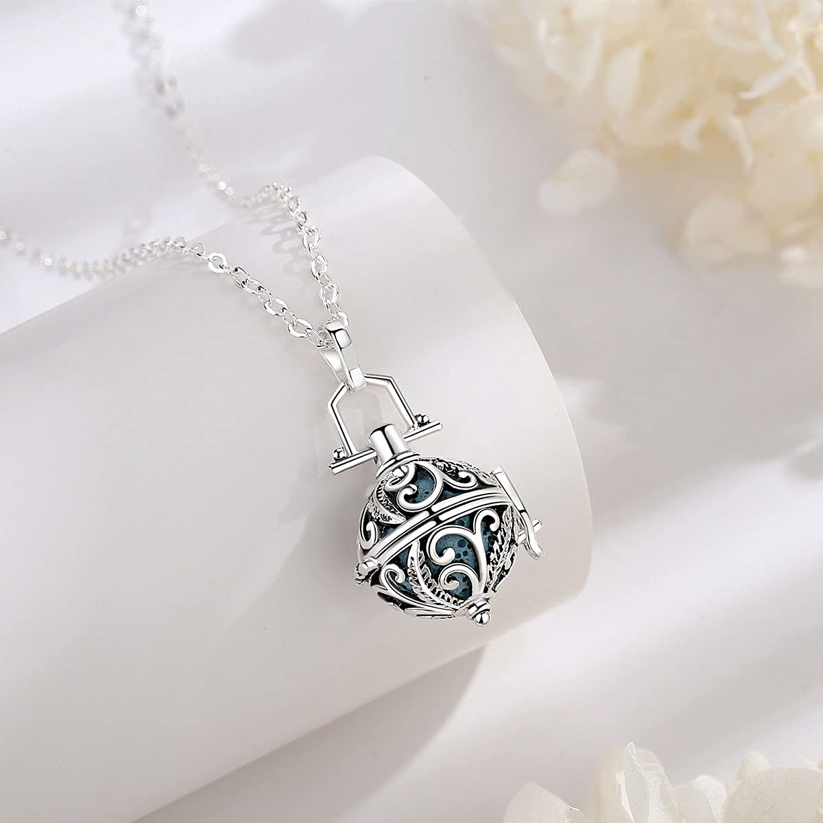 EUDORA Harmony Ball Collana Aromaterapia Ciondolo con Oli Essenziali per Donna, Collana con Diffusore Regalo di Gioielli per Ragazze con 7 Pezzi di Pietra Lavica, 24 Pollici