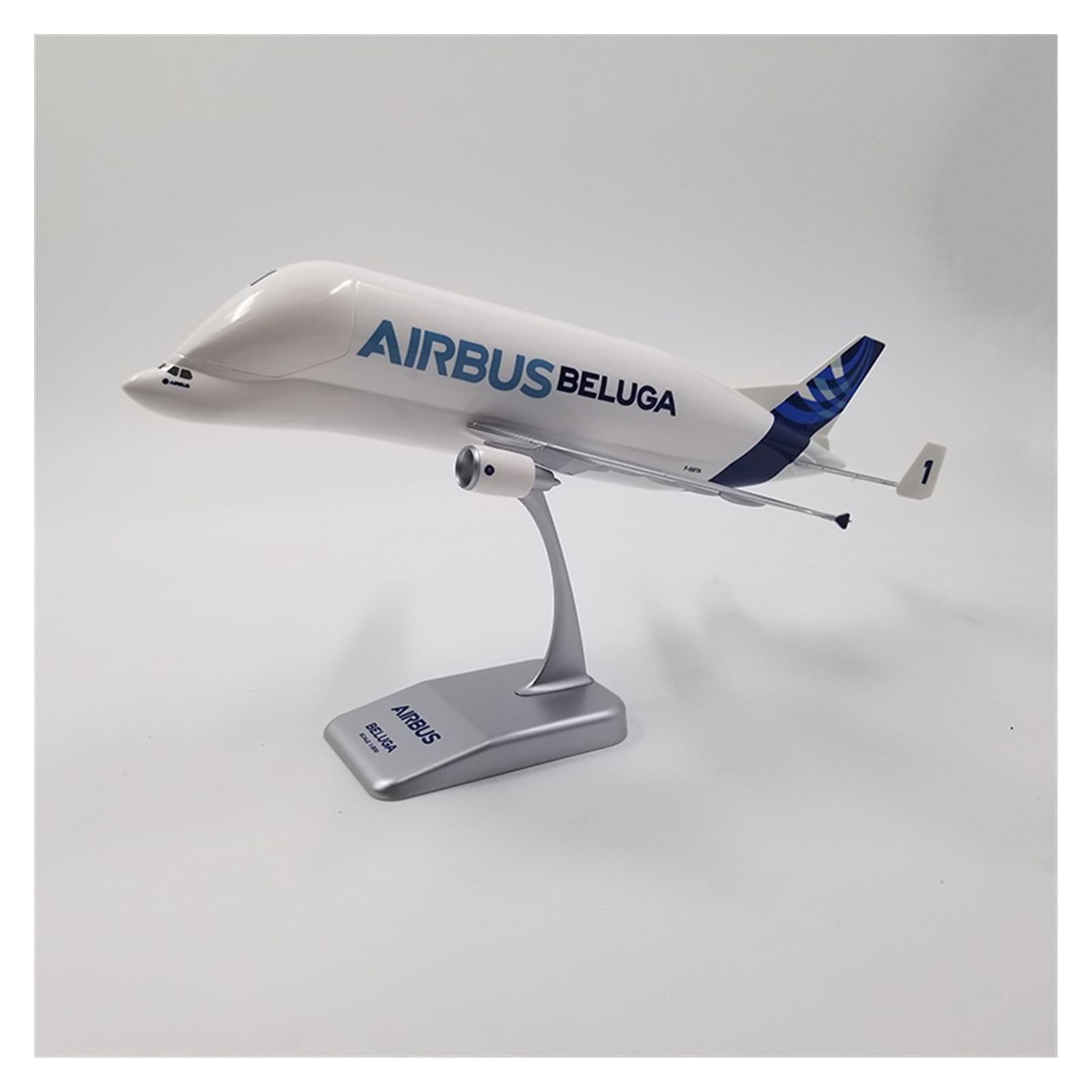Amazon.co.jp: 1:200 エアバス A300-600ST ベルーガ航空会社 輸送機