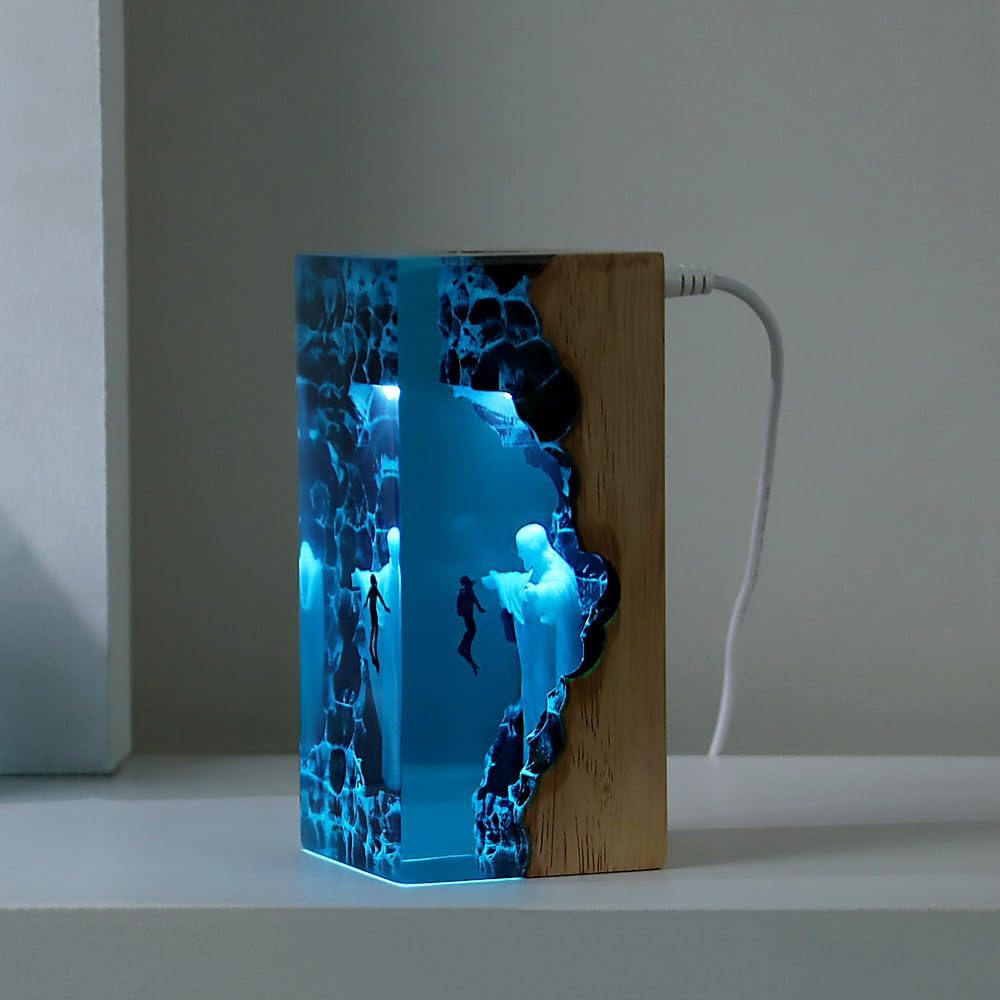 Resin Bedside Lamp Handmade Diving Desk Decor for Men Resin Night Light Diver Resin Ornament As The Best Gift for Family or Friends (Jesus)