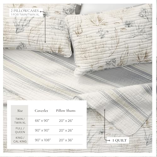 Image of Great Bay Home 3-Piece Full /Queen Microfiber Quilt Set with Shams - Reversible Coral Print, Lightweight, Layerable Bedding Set - Nautical Bedspread for All Seasons (Sea Maze)