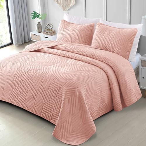 Exclusivo Mezcla California King Quilt Bedding Set, Lightweight Blush Pink Oversized King Bedspreads Soft Modern Geometric Coverlet Set for All Seasons (1 Quilt and 2 Pillow Shams)