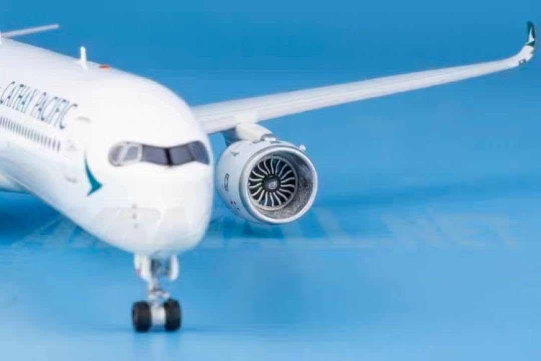 キャセイパシフィック航空　特別塗装　1/400 Amazon.co.jp: @キャセイパシフィック航空A350-1000特別塗装