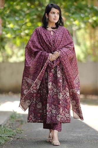 Image of Rajnandini Women Pure Cotton Jaipuri Printed Kurta And Pant With Dupatta Set (JOPLJPR867-P P)
