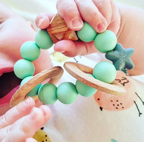 Nibbling - Sonaglio con anelli, massaggiagengive per neonati, in silicone e legno naturale