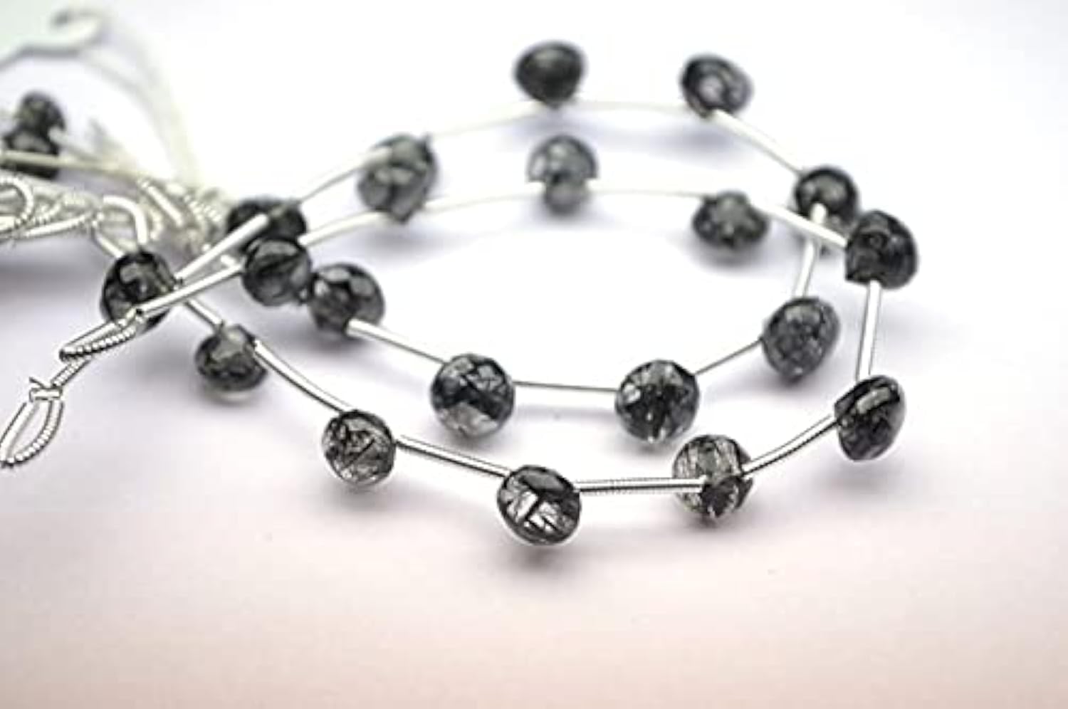 Quartz rutilé noir facetté LKBEADS pour bijoux haute joaillerie
