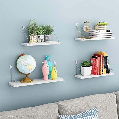 Étagères murales flottantes pour optimiser le rangement des petits salons