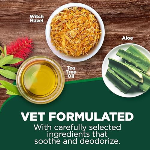 Vet's Best Ear Relief Finger Wipes, Ear Cleansing Finger Wipes for Dogs, Sooths & Deodorizes, 50 Disposable Wipes