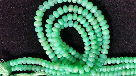 Perles chrysoprase facettées 7-8mm pour remplacer les pierres ternes de vos colliers anciens