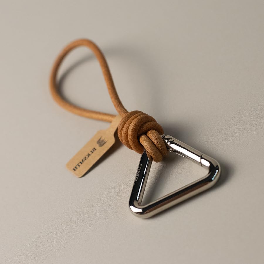 BLKSMTH Llavero de cuero con mosquetón triangular de metal, trenzado de cuero de napa, soporte con llaveros dorados, llavero de cuero genuino para coche, hogar, llavero, correa, cordón para mujeres y