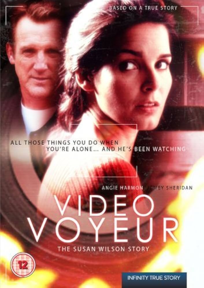 Changing in a Beach Cabin ni onlayn tomosha qiling Katta xotikka