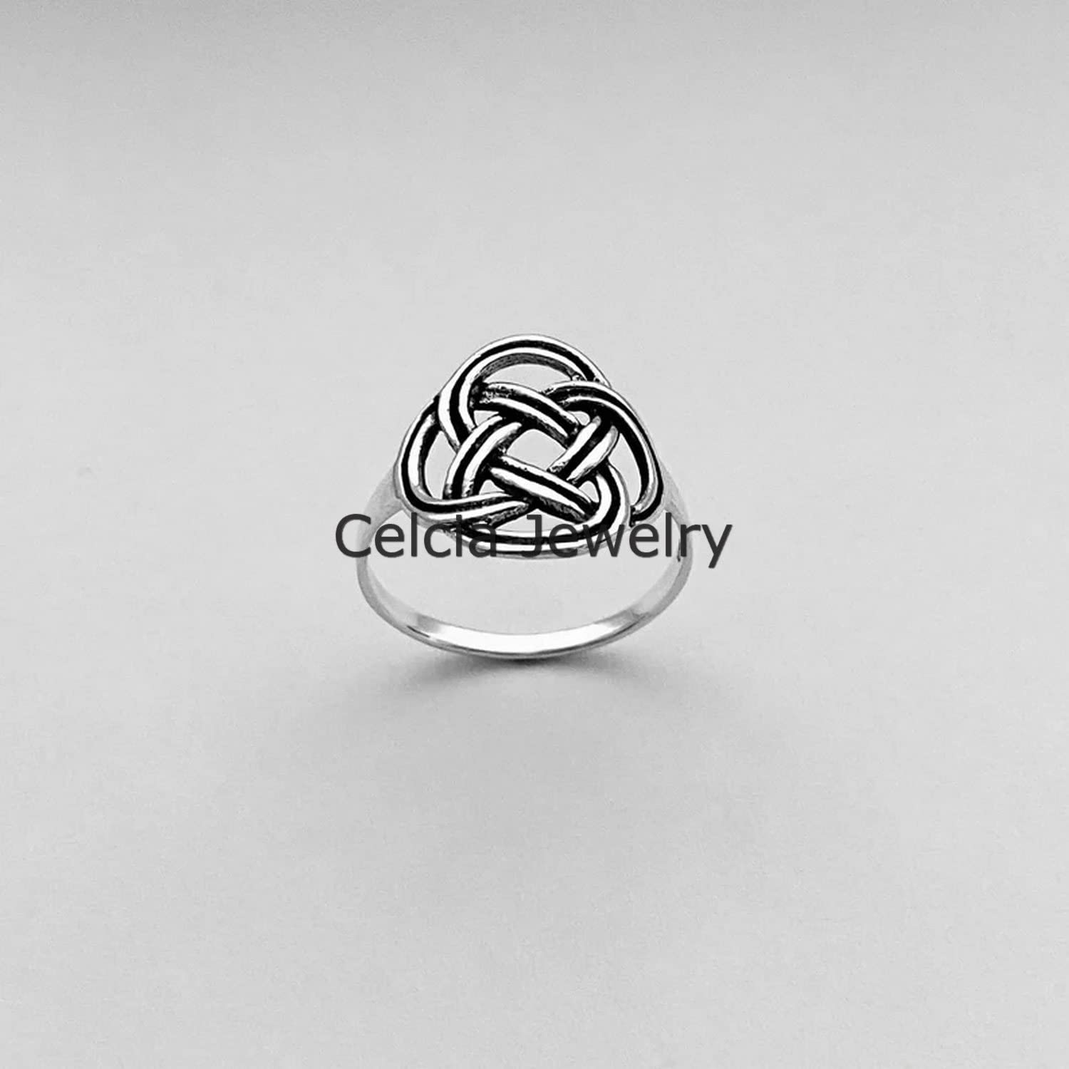 Anillo de nudo celta fino redondo de plata de ley 925 pura, anillo delicado, anillo clásico, anillo celta, anillo bohemio bohemio, anillo minimalista, anillo único del día de la madre