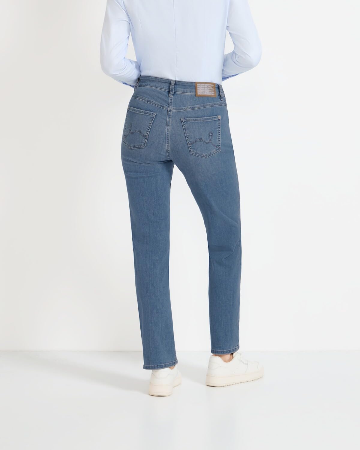 Mac - Damen 5-Pocket Jeans, Laura Authentic (5225-90-0387L) | Super bequemer Stretch-Denim. Bootcut mit ausgestelltem Bein. Normale Leibhöhe. Feine Bügelfalten.