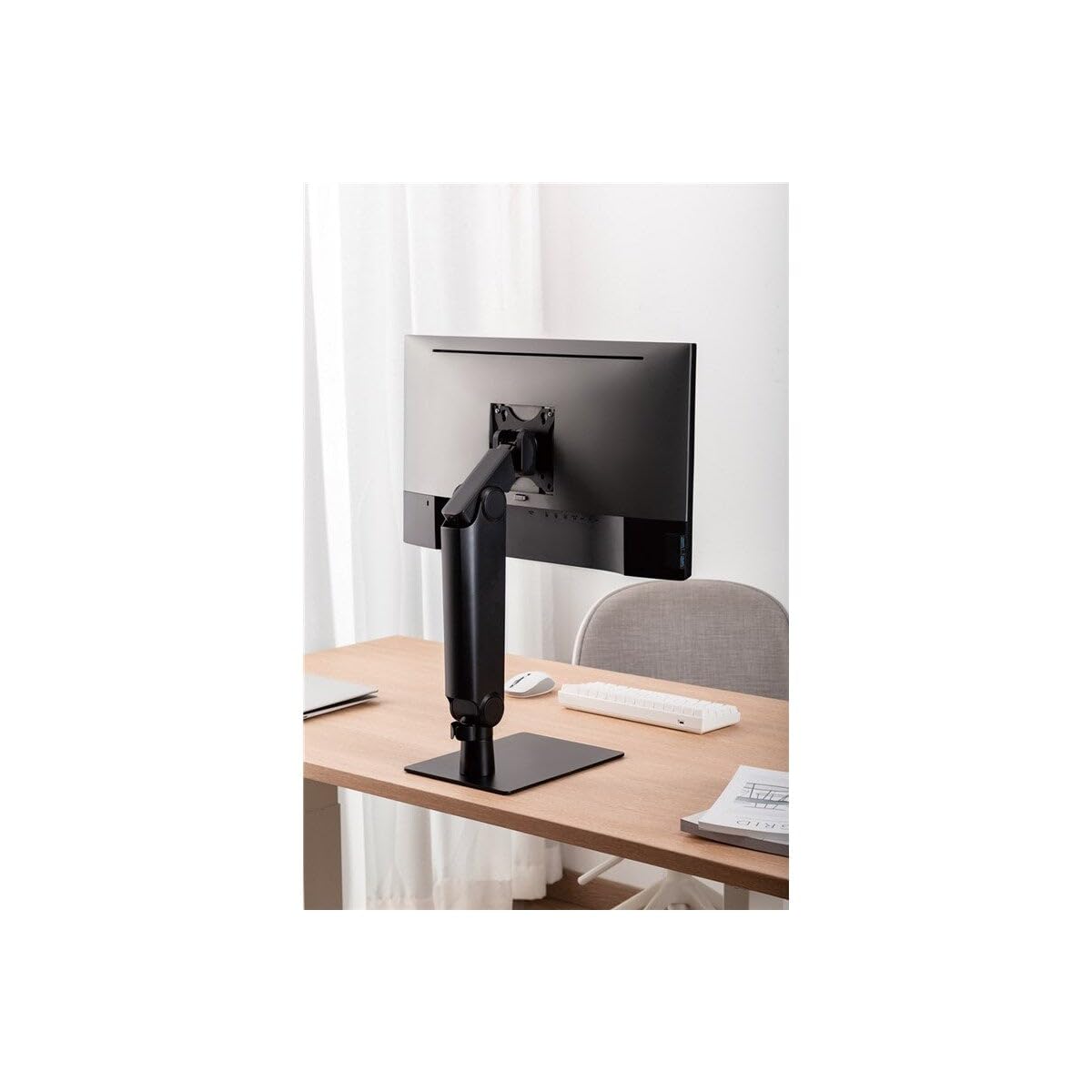 goobay Supporto Monitor Autoportante 17-32 Pollici con Molla a Gas Fino a 8 kg VESA 100x100 Regolabile in Altezza Inclinabile - Basic - 70821
