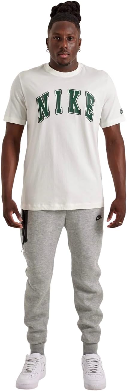 Nike Men's Sportswear Club T-Shirt - Image 4