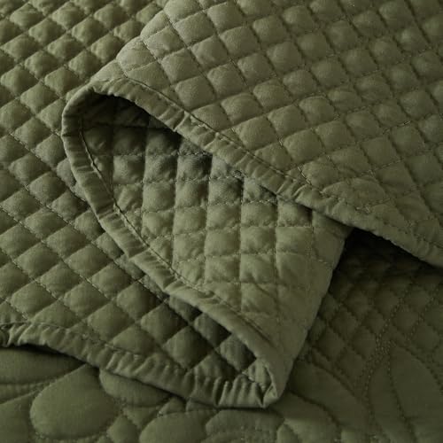 Image of EVENHUG Oversized King Bedspreads California King Quilt Set with Pillow Shams Extra Wide Large King Size Quilts Lightweight Coverlet Bedding Sets Olive Green 120 inchx120 inch