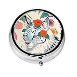 Design humanisé : joli motif tigre blanc. La taille de la mini boîte à pilules est adaptée pour un placement facile dans une poche ou un portefeuille, et elle est pratique à transporter avec vous. La structure d'ouverture à bouton rend l'opération simple et rapide, et c'est un compagnon idéal pour les voyages et les sorties