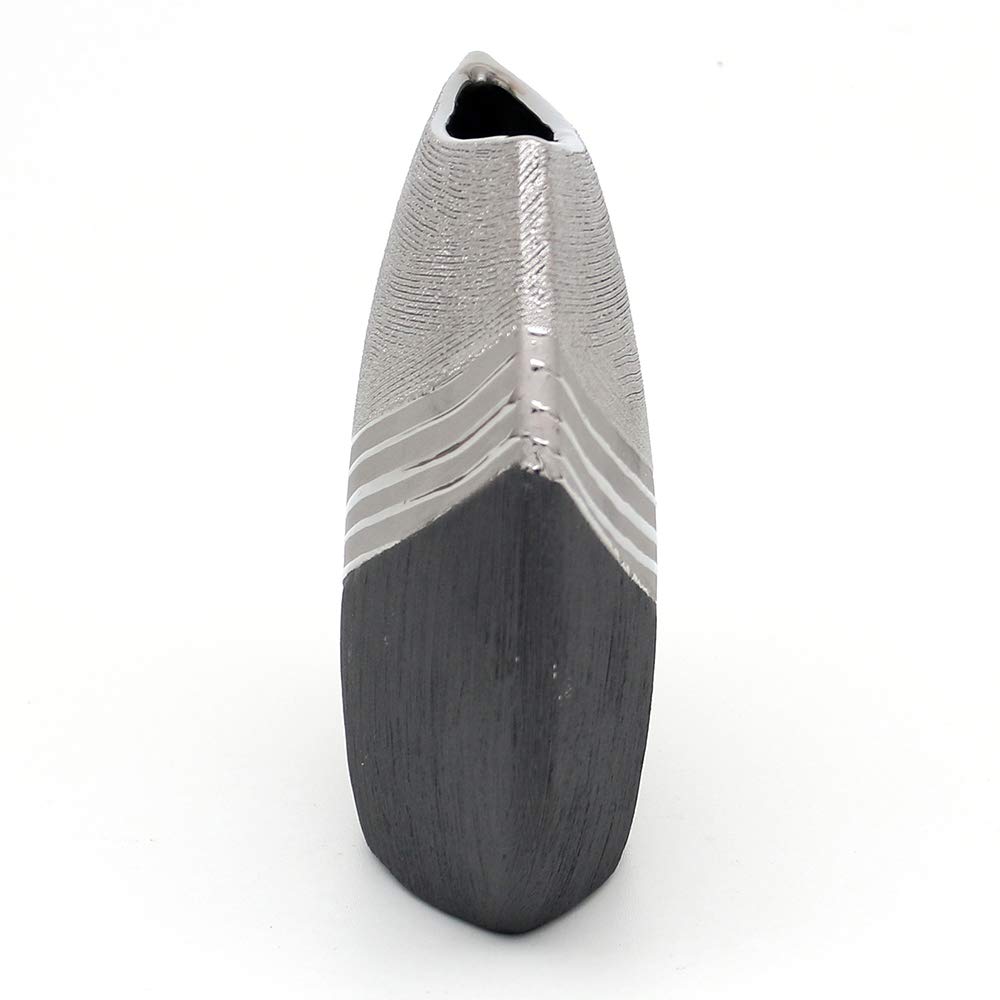 Elegante jarrón de cerámica Decorativo Moderno en Color Gris Plateado. Dimensiones: 21 x 8 x 25 cm.