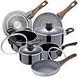 Fondo compatible con todo tipo de cocinas, incluida inducción. Asas y pomos resistentes al calor, aportando mayor comodidad y seguridad. Tapas en vidrio de gran resistencia.