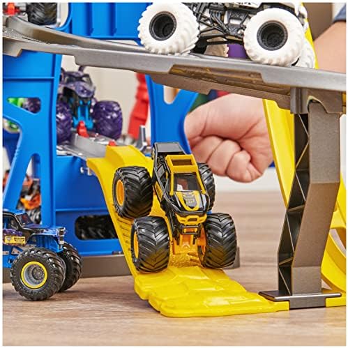 Monster Jam Storage Playset and Storage with Unique Grave Digger Monster Truck, Lights and Sounds, Children Toys for Boys and Ladies Ages 3 and up 9 51NmLFIP2EL. AC