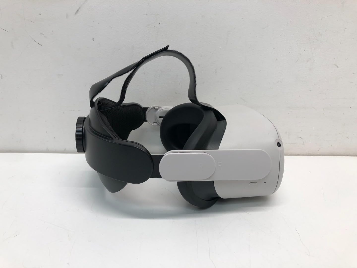 Oculus Quest 2 – Advanced All-in-One Virtual Reality Headset – 64 GB (UK Model)